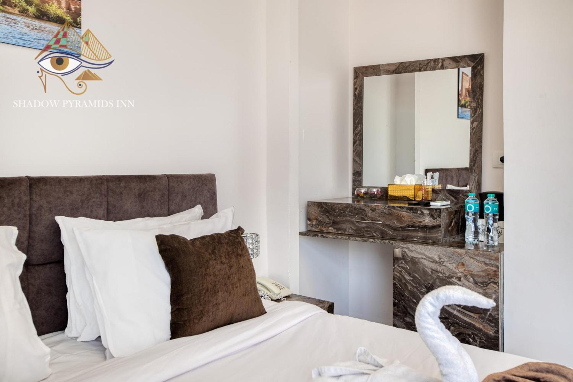 Shadow Pyramids Suites And Jacuzzi Kafrat al Jabal Exterior photo