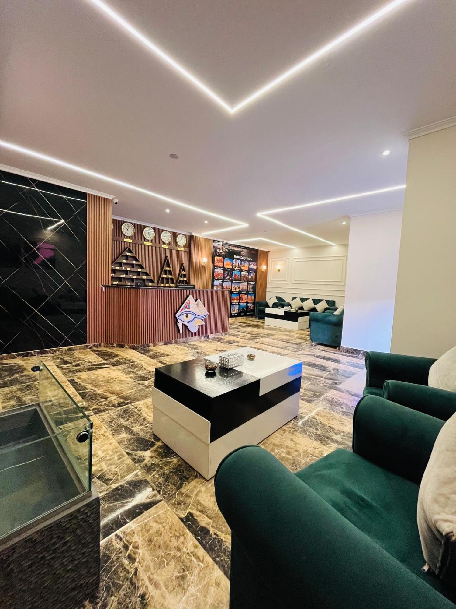 Shadow Pyramids Suites And Jacuzzi Kafrat al Jabal Exterior photo