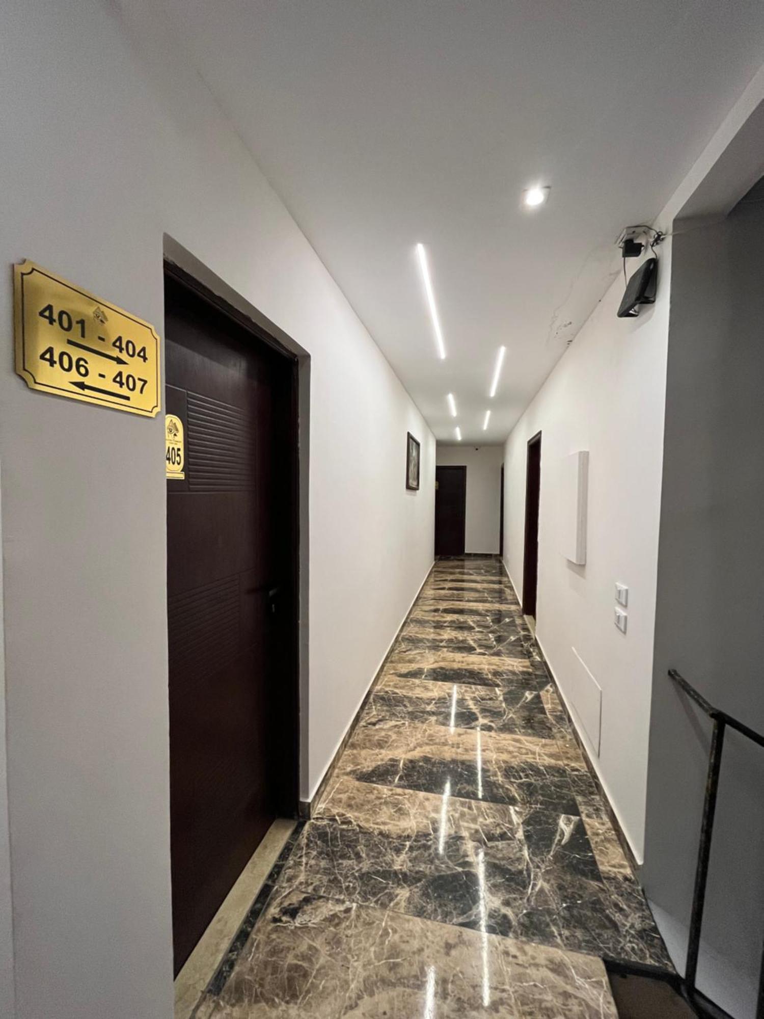 Shadow Pyramids Suites And Jacuzzi Kafrat al Jabal Exterior photo