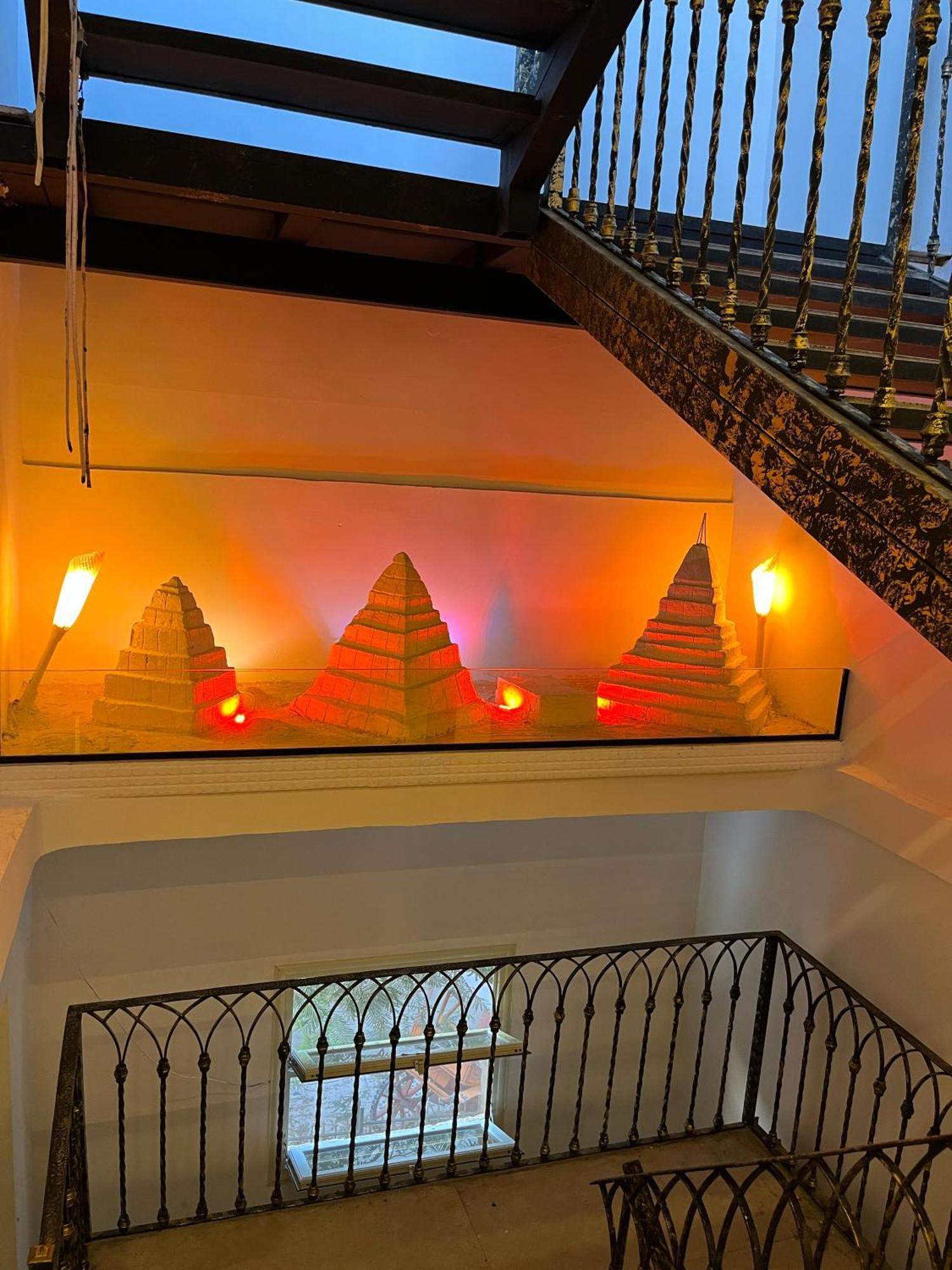 Shadow Pyramids Suites And Jacuzzi Kafrat al Jabal Exterior photo