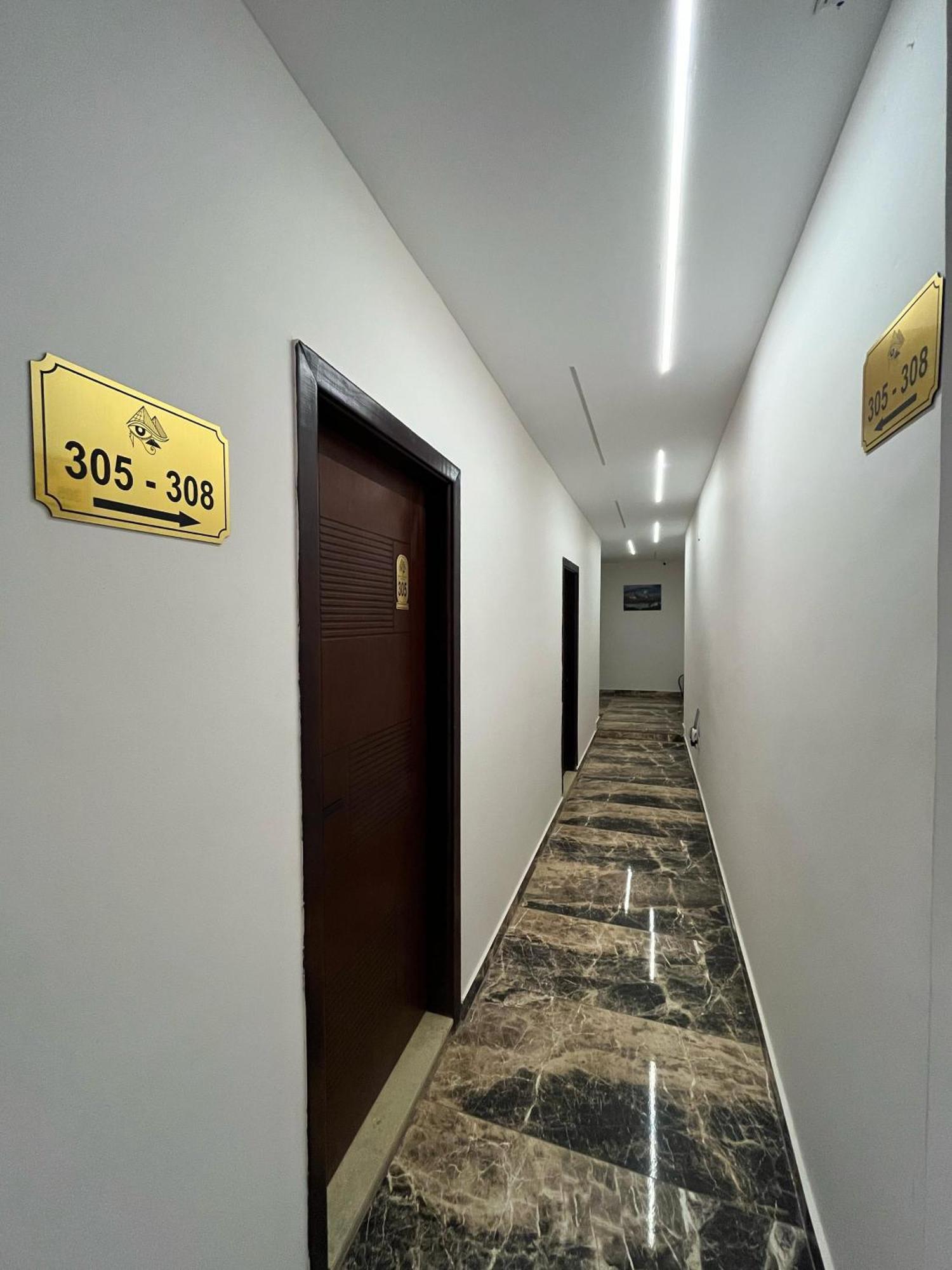 Shadow Pyramids Suites And Jacuzzi Kafrat al Jabal Exterior photo